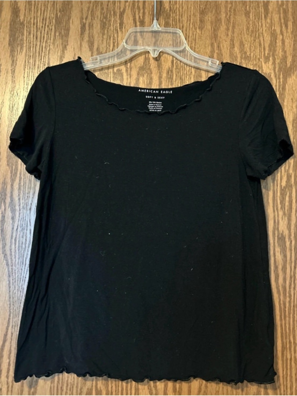 American Eagle Outfitters Black Short Sleeve Lettuce-Edge Tee